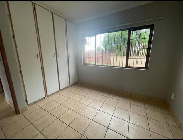 2 BEDROOM PROPERTY TO RENT IN BULT WEST